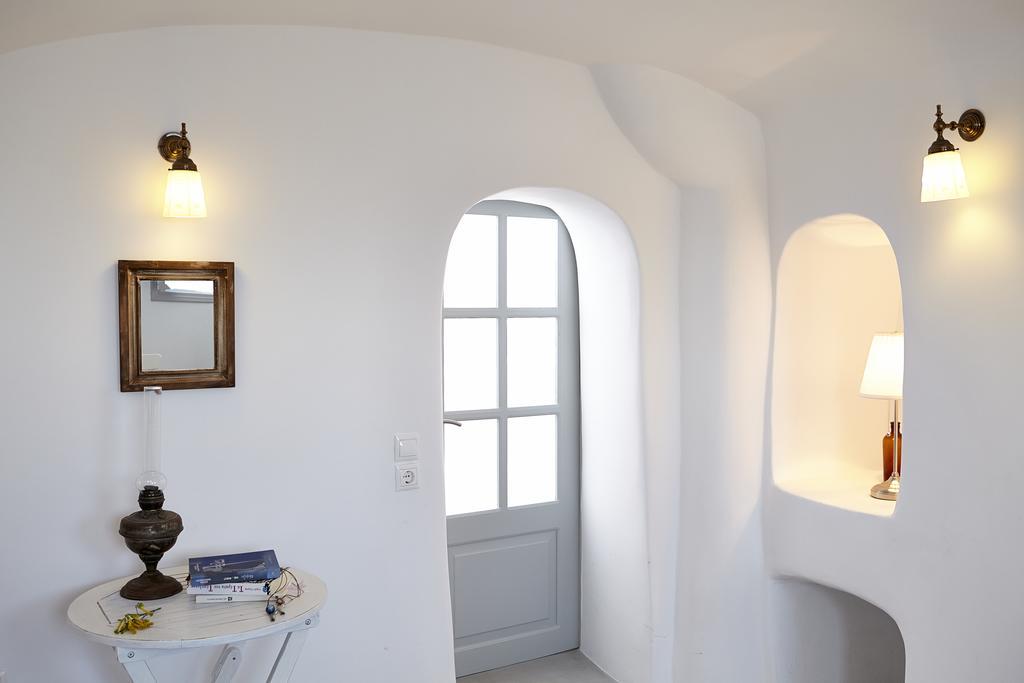 Liakada Oia Suites Екстериор снимка