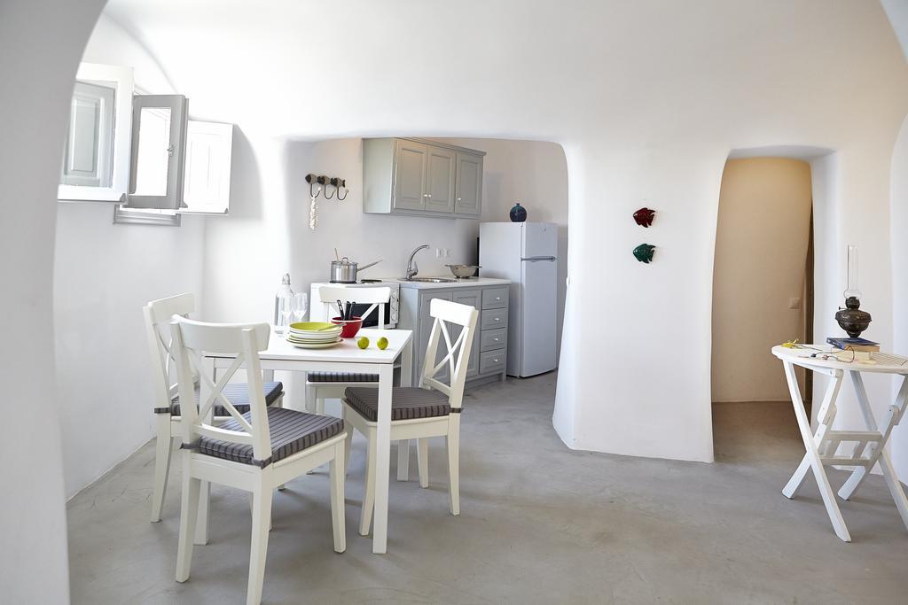 Liakada Oia Suites Екстериор снимка