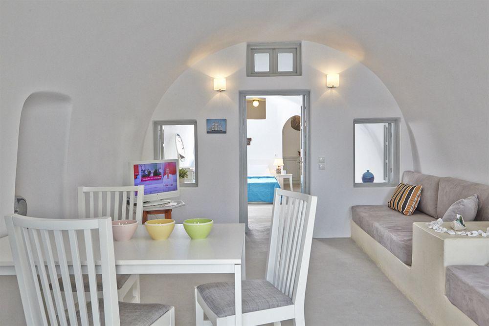 Liakada Oia Suites Екстериор снимка