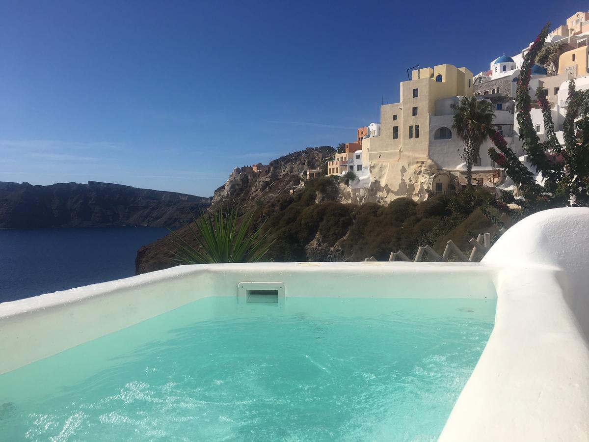 Liakada Oia Suites Екстериор снимка