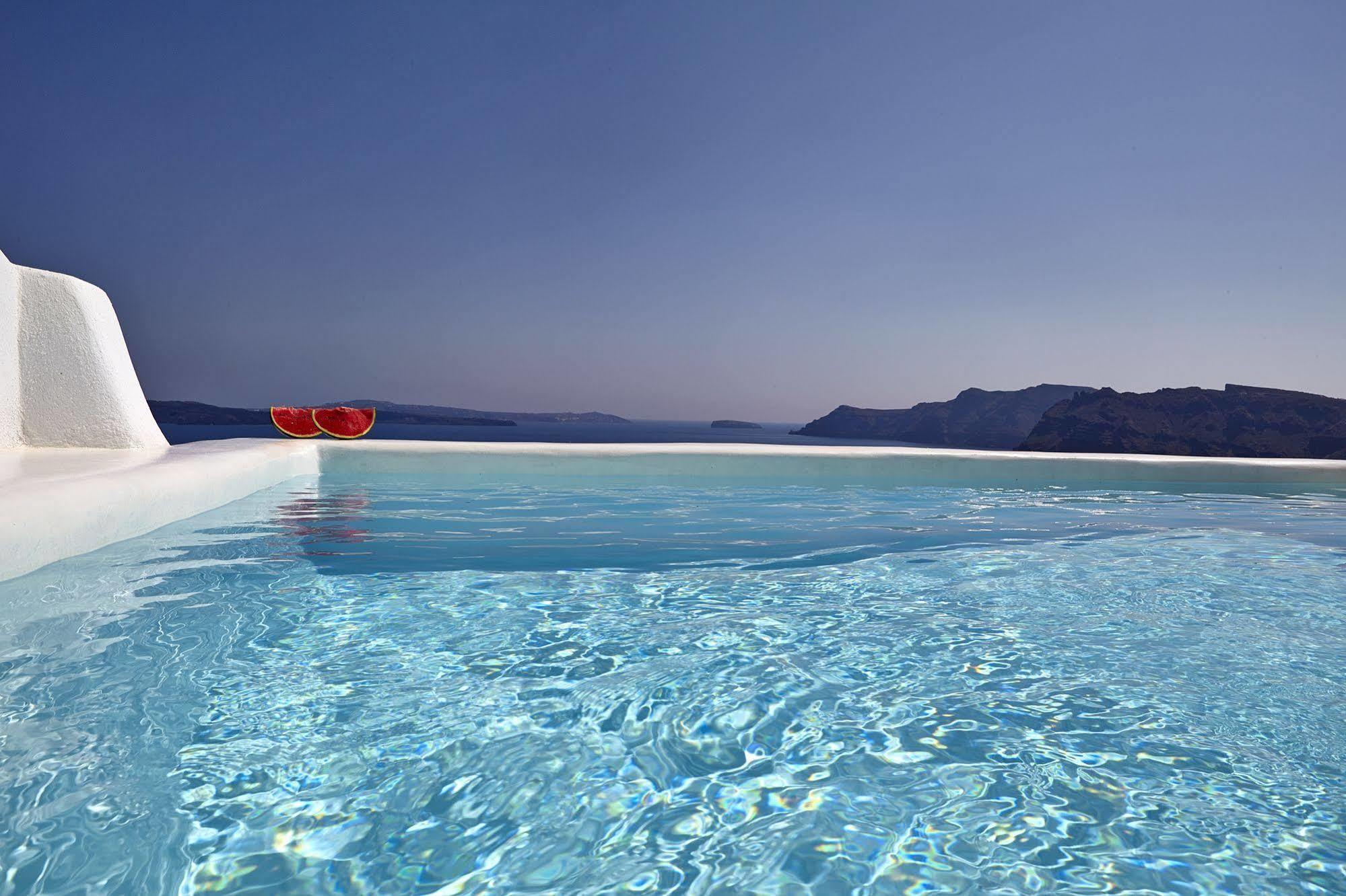 Liakada Oia Suites Екстериор снимка