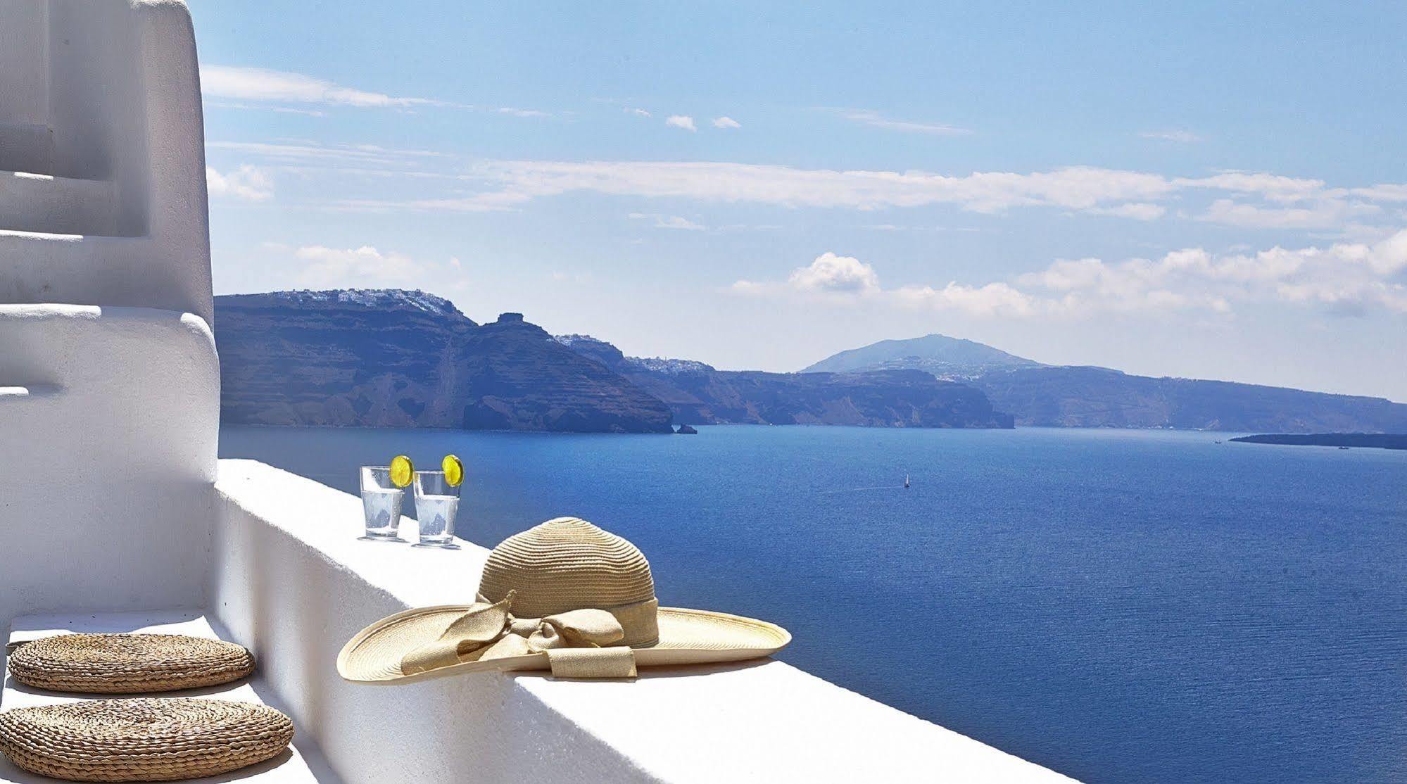 Liakada Oia Suites Екстериор снимка