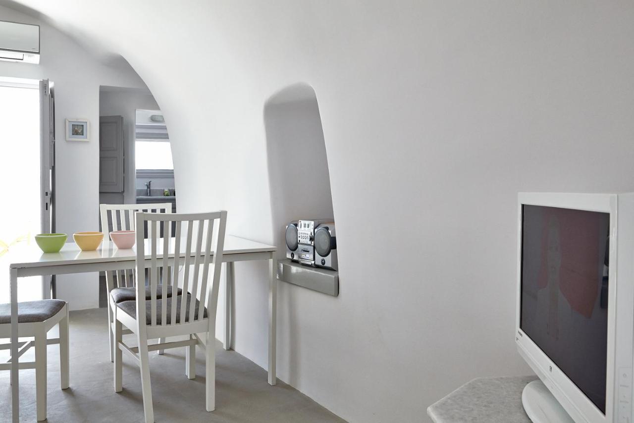 Liakada Oia Suites Екстериор снимка