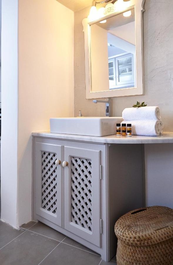 Liakada Oia Suites Екстериор снимка