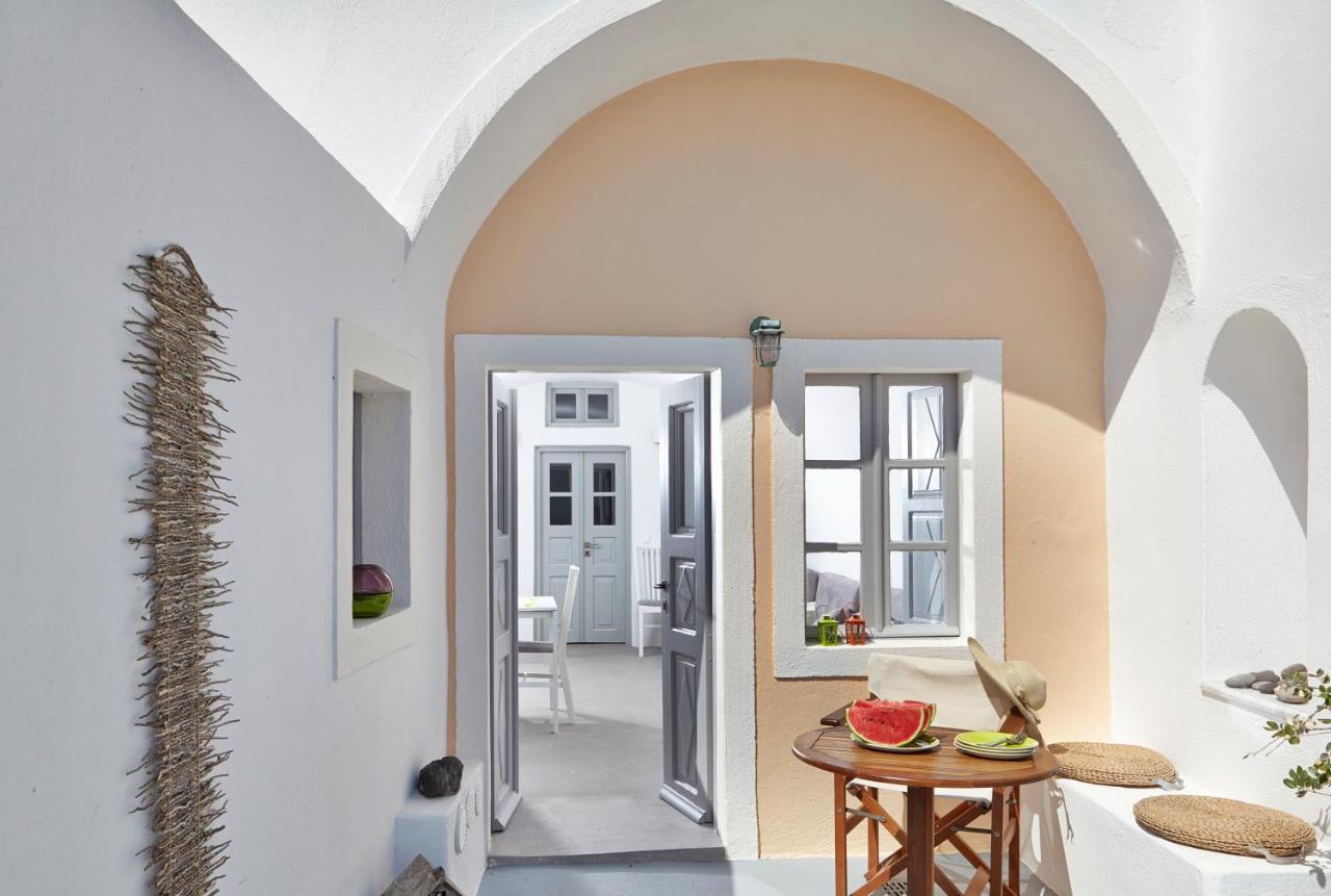 Liakada Oia Suites Екстериор снимка
