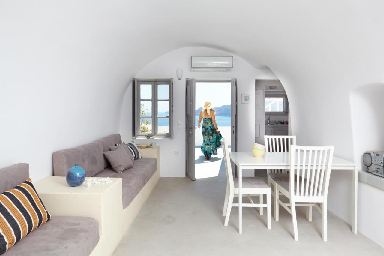 Liakada Oia Suites Екстериор снимка