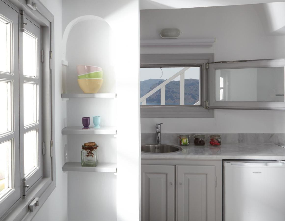Liakada Oia Suites Екстериор снимка