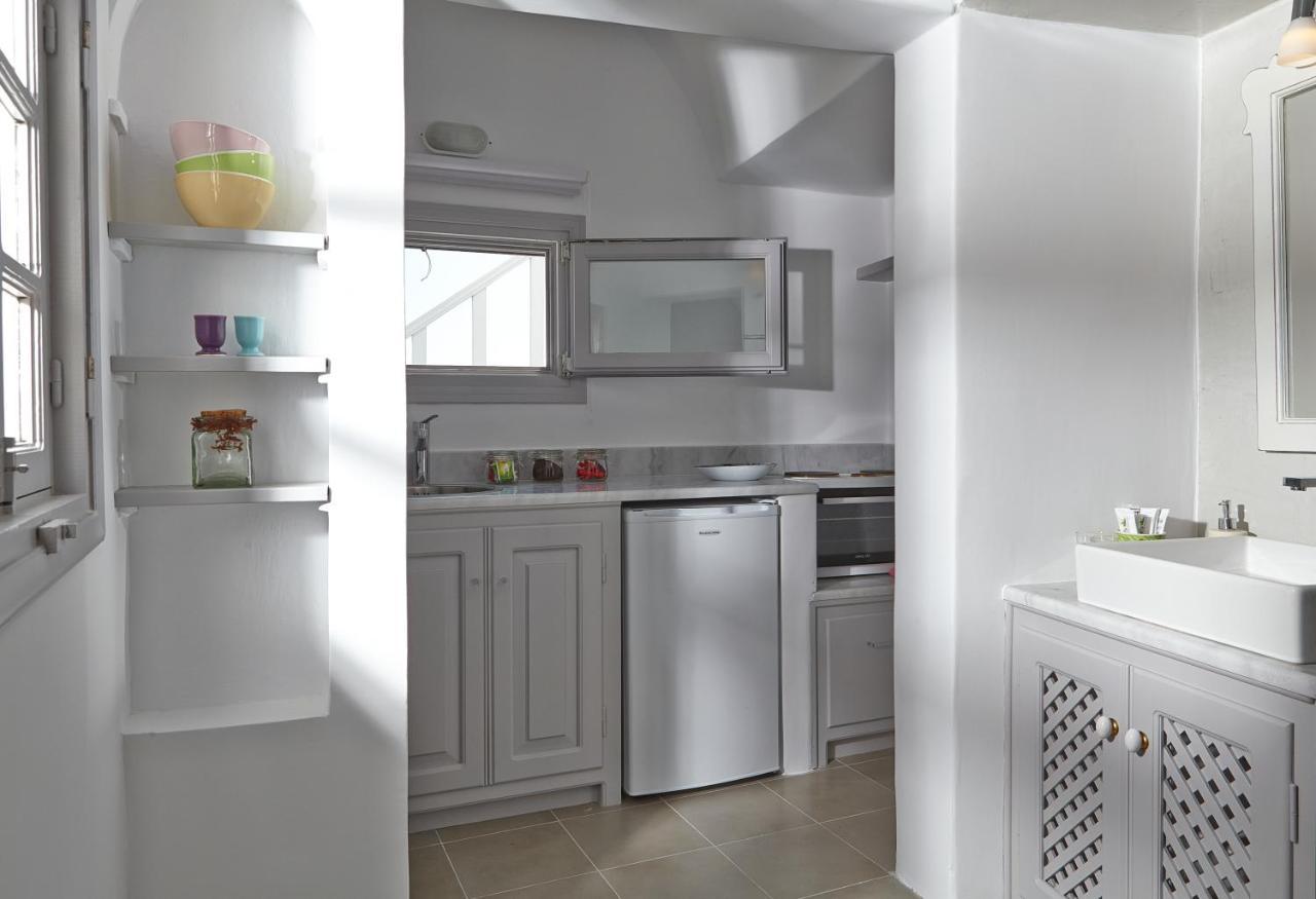 Liakada Oia Suites Екстериор снимка